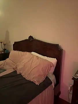 isisxoxx online show from March 17, 2026, 9:51 pm