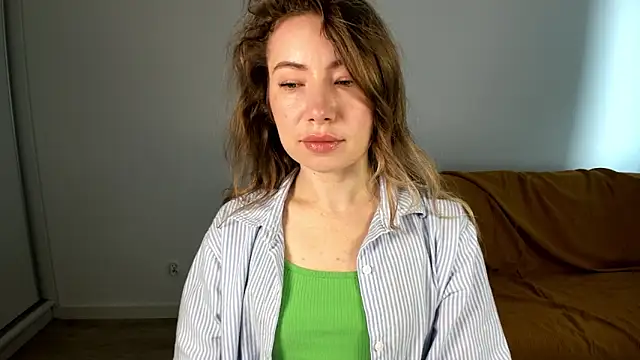 Mia Tasty online show from April 17, 2026, 6:27 am