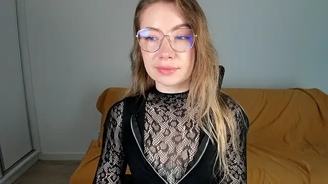 Snapshot of Mia_Tasty chatting on June 11, 2026, 6:44 am Mia Tasty online show from June 11, 2026, 6:44 am