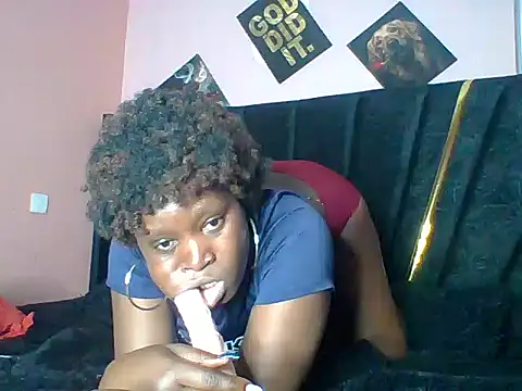 sweetcum online show from October 7, 2025, 3:53 pm