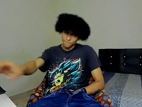 Snapshot of cardrey05 chatting on September 24, 2025, 2:15 am cardrey05 online show from September 24, 2025, 2:15 am