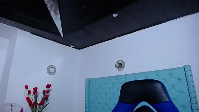 antonella sweetlittle online show from April 1, 2026, 12:17 pm