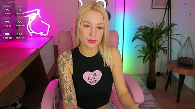 Crystal Barbie online show from March 4, 2025, 10:49 pm