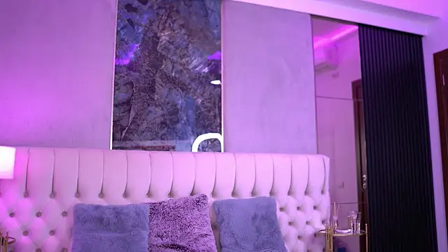 AishaDevoe online show from February 1, 2025, 7:23 pm