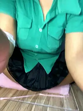 Snapshot of Sofia_xx2 chatting on December 9, 2024, 8:11 am Sofia xx2 online show from December 9, 2024, 8:11 am