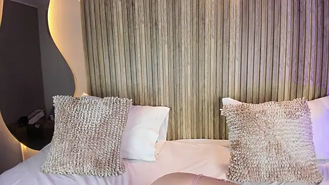 LiaTink online show from February 19, 2026, 5:09 pm