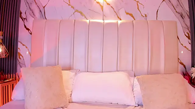 LiaTink online show from April 6, 2026, 11:44 am