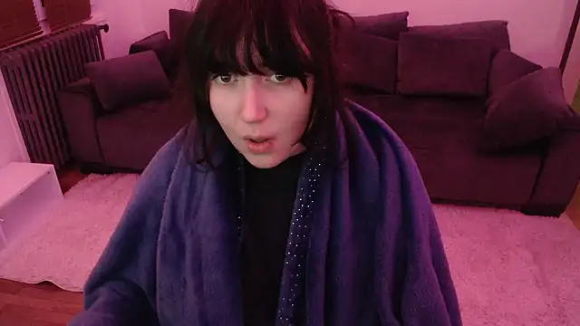 Lynylou online show from January 12, 2025, 2:35 am