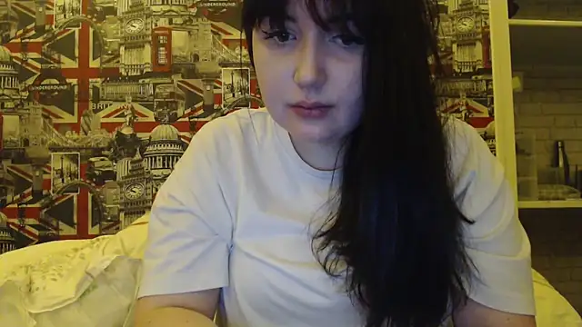 Lynylou online show from February 8, 2026, 11:30 pm