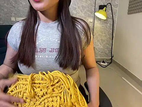 Snapshot of MidnightFlame chatting on December 8, 2024, 4:18 pm MidnightFlame online show from December 8, 2024, 4:18 pm