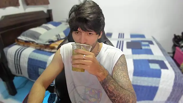 justin stark7 online show from December 10, 2024, 11:51 pm