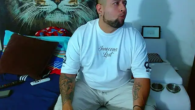 Snapshot of Michaell_Myerss_ chatting on October 30, 2025, 11:55 am Michaell Myerss  online show from October 30, 2025, 11:55 am