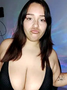 Snapshot of Angiee2001 chatting on March 8, 2025, 1:39 am Angiee2001 online show from March 8, 2025, 1:39 am