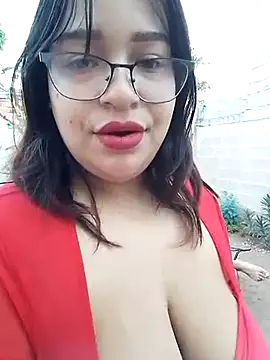 Snapshot of Angiee2001 chatting on March 18, 2025, 12:38 am Angiee2001 online show from March 18, 2025, 12:38 am