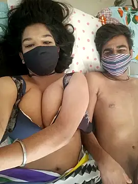 hottiess69 online show from May 15, 2026, 11:56 pm