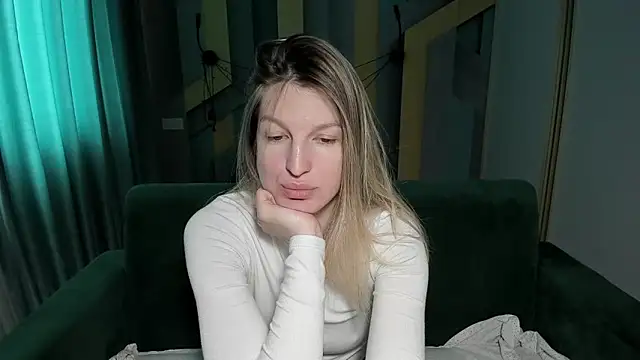 Snapshot of EmilyWalkeri chatting on April 21, 2026, 6:52 am EmilyWalkeri online show from April 21, 2026, 6:52 am