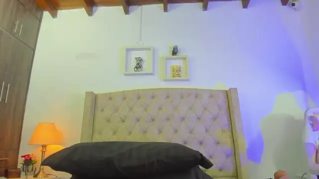 Snapshot of allisson_m chatting on February 14, 2025, 12:14 pm allisson m online show from February 14, 2025, 12:14 pm