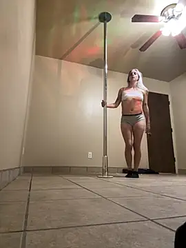 brooklyn3twelve online show from October 3, 2025, 2:08 am