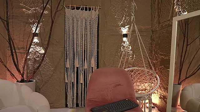 Logan Varela online show from September 23, 2025, 12:30 pm