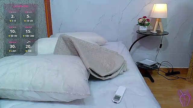 Snapshot of yourcuteneighbourr chatting on July 17, 2026, 3:02 am yourcuteneighbourr online show from July 17, 2026, 3:02 am