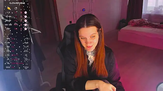 AizaRose online show from February 10, 2026, 3:21 am