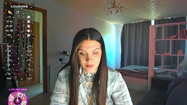 AizaRose online show from May 14, 2026, 7:04 am