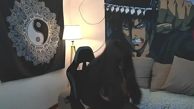 LeyaKan online show from February 3, 2025, 10:32 pm