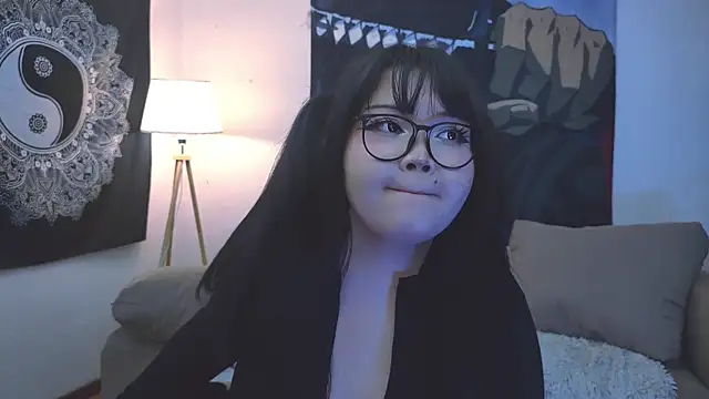 LeyaKan online show from February 4, 2025, 11:59 pm