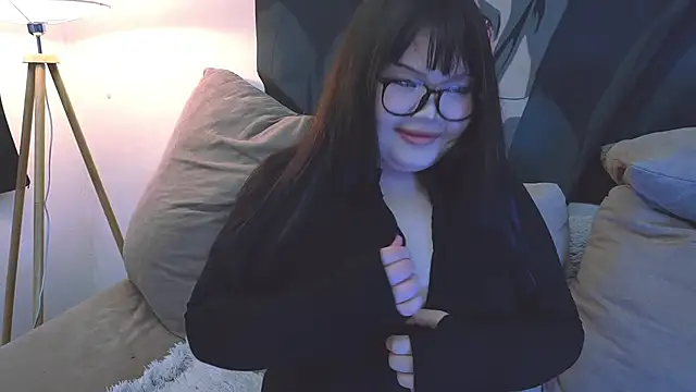 LeyaKan online show from February 13, 2025, 9:27 pm