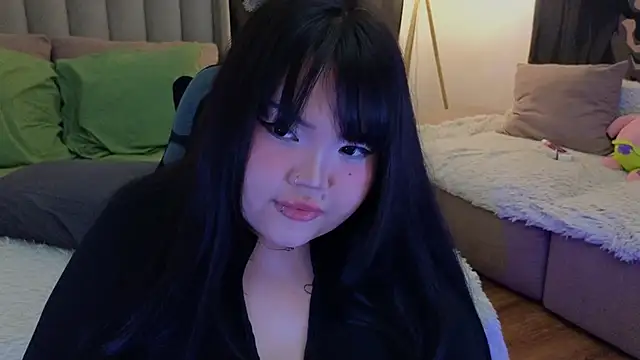 LeyaKan online show from March 12, 2025, 9:03 pm