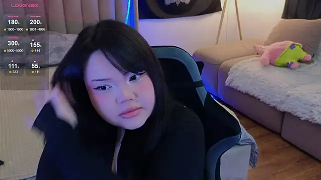 LeyaKan online show from March 18, 2025, 9:10 pm