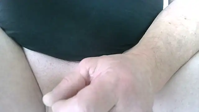 Snapshot of petardroutier chatting on October 29, 2025, 12:18 pm petardroutier online show from October 29, 2025, 12:18 pm