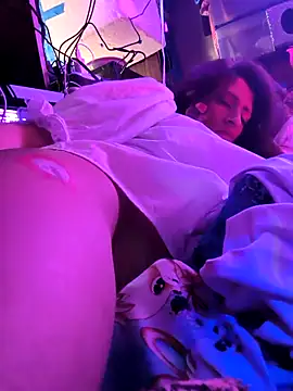 gurlnips online show from March 9, 2026, 5:06 pm