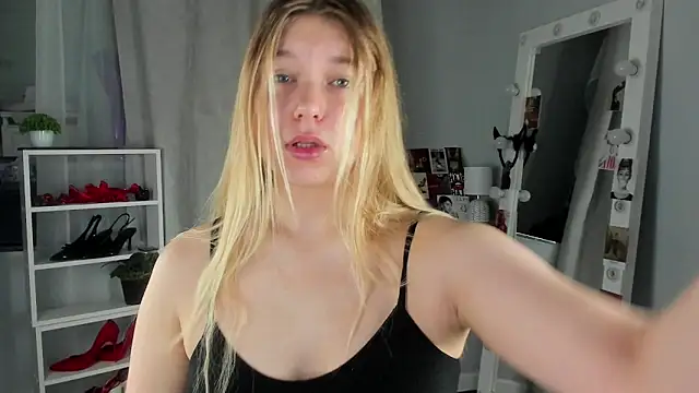 Snapshot of Rebecca_Kelly chatting on September 24, 2025, 2:04 am Rebecca Kelly online show from September 24, 2025, 2:04 am