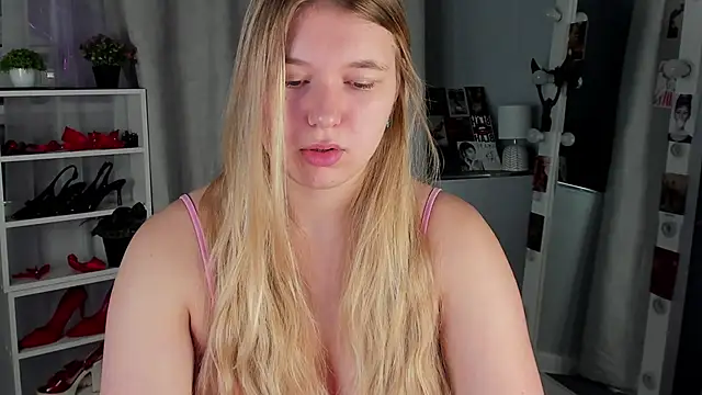 Snapshot of Rebecca_Kelly chatting on October 14, 2025, 2:12 am Rebecca Kelly online show from October 14, 2025, 2:12 am