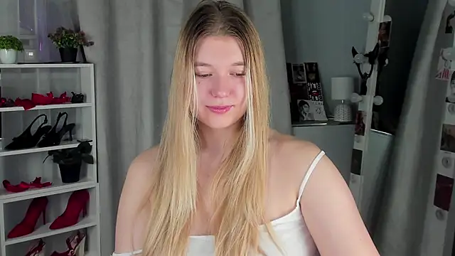 Snapshot of Rebecca_Kelly chatting on October 18, 2025, 2:14 am Rebecca Kelly online show from October 18, 2025, 2:14 am