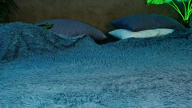 Liv Fay online show from March 20, 2025, 8:40 pm