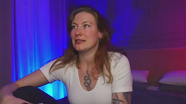 Liv Fay online show from October 8, 2025, 3:31 pm