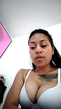 Tiphanydirty3 online show from April 13, 2026, 5:18 pm