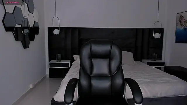 CelestePalmer  online show from April 16, 2026, 11:33 am