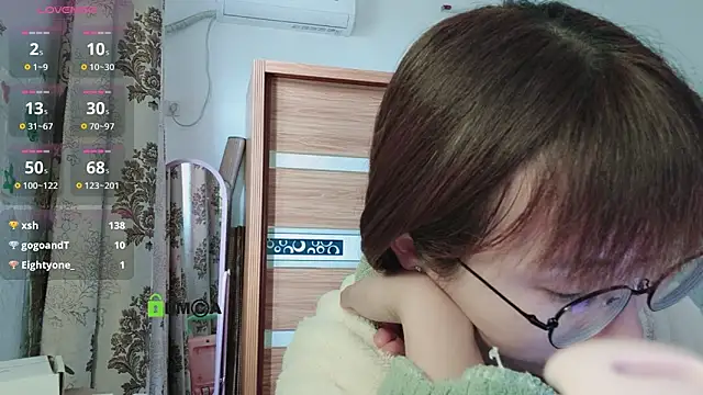 Lili 666 online show from February 13, 2025, 4:54 am