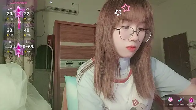 Lili 666 online show from April 12, 2026, 3:50 pm