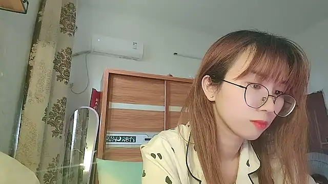 Lili 666 online show from May 21, 2026, 3:35 am