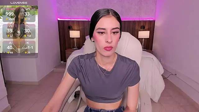 Snapshot of karlaa_james chatting on June 17, 2026, 11:01 am karlaa james online show from June 17, 2026, 11:01 am