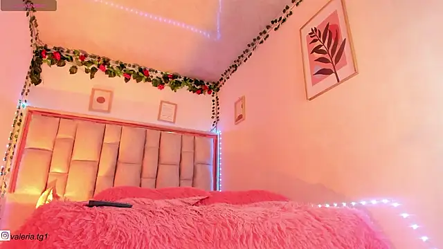 Valeria Thompson1 online show from February 10, 2026, 11:20 pm