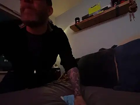Tattooednakedguy online show from March 27, 2026, 11:37 pm