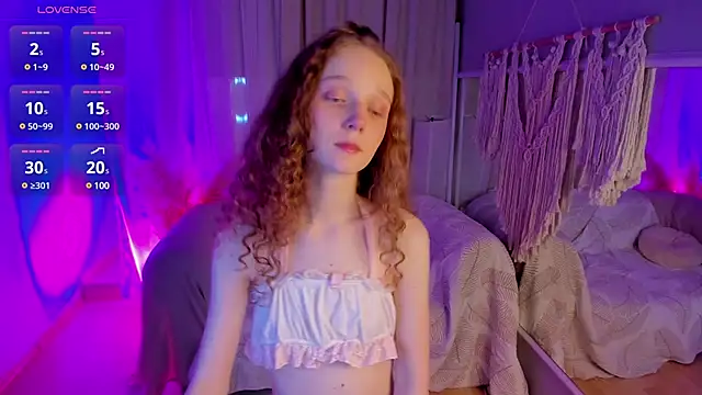 Snapshot of _Rose_Charming_ chatting on December 15, 2024, 9:42 pm  Rose Charming  online show from December 15, 2024, 9:42 pm