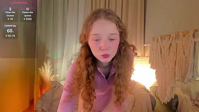 Snapshot of _Rose_Charming_ chatting on March 7, 2025, 9:48 pm  Rose Charming  online show from March 7, 2025, 9:48 pm