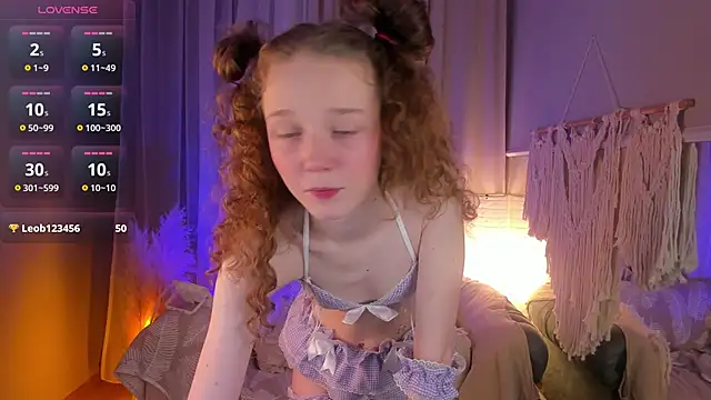 Snapshot of _Rose_Charming_ chatting on March 8, 2025, 10:02 pm  Rose Charming  online show from March 8, 2025, 10:02 pm