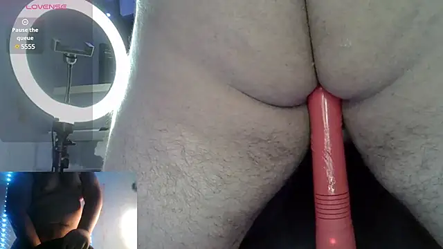 Snapshot of David_GX chatting on February 2, 2025, 2:17 am David GX online show from February 2, 2025, 2:17 am